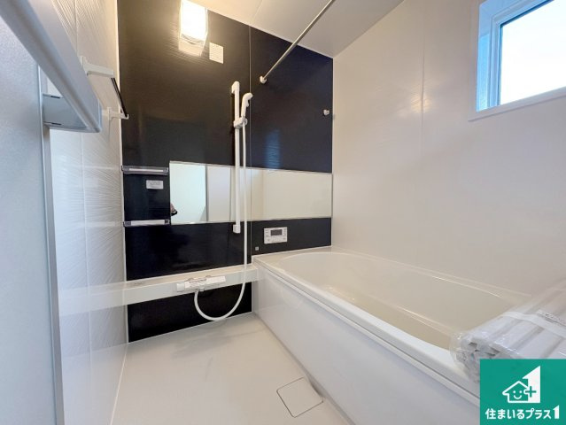 栗東市小柿　第1期　新築一戸建ての前面道路含む現地写真|周辺は落ち着いた街並みの住宅地！子育てがしやすい住環境です！まだ未完成ですが、現地でしかわからない事もございます。是非一度ご覧ください。