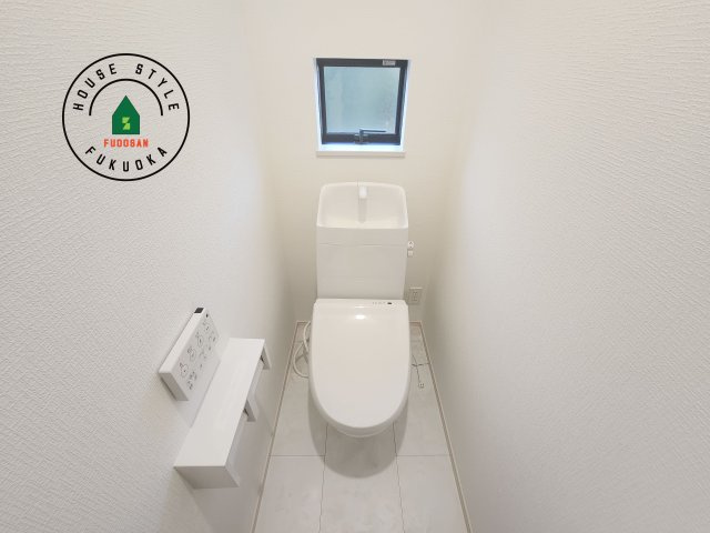 筑紫野市二日市北6丁目第1-2棟（B号棟）のトイレ|温水洗浄便座を完備しております。2ヶ所にトイレがあるのは朝の慌ただしい時間も安心です。