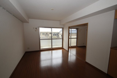 【居間・リビング】 | 鷺沼ローズプラザ | ※同建物ほかのお部屋の写真です。