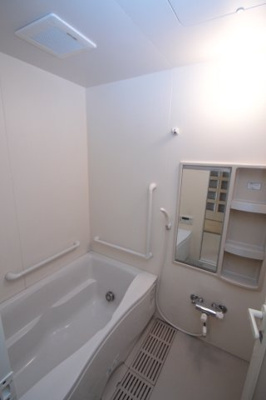 【浴室】 | 鷺沼ローズプラザ | ※同建物ほかのお部屋の写真です。