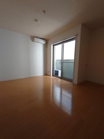 クレフラスト空港北B棟の居間・リビング