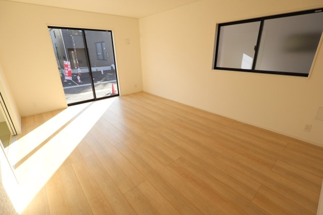 《仲介手数料無料》西区大字飯田新田614新築一戸建てクレイドルガーデンの居間・リビング|撮影日 2025年12月1日 14:00 晴れ