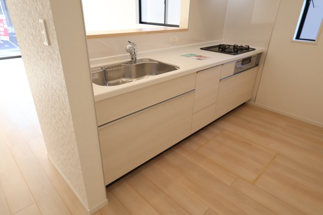 《仲介手数料無料》西区大字飯田新田614新築一戸建てクレイドルガーデンのキッチン|撮影日 2025年12月1日 14:00 晴れ