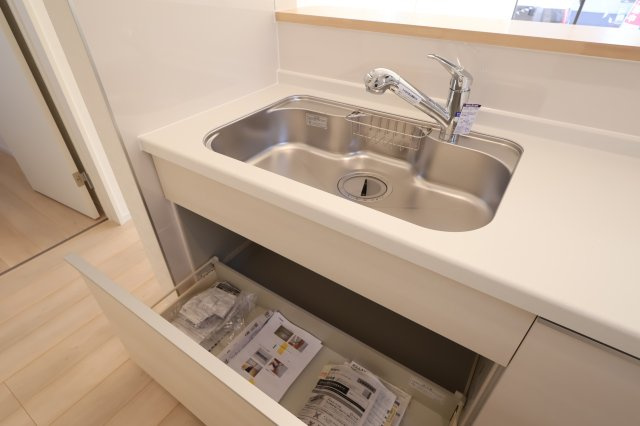 《仲介手数料無料》西区大字飯田新田614新築一戸建てクレイドルガーデンのキッチン|撮影日 2025年12月1日 14:00 晴れ