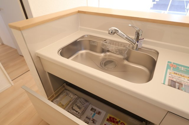 《仲介手数料無料》西区大字飯田新田614(3号棟)新築一戸建てクレイドルガーデンのキッチン|撮影日 2025年12月1日 14:20 晴れ