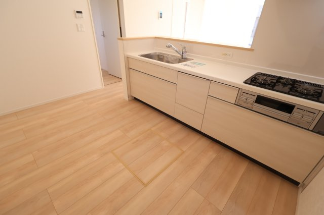 《仲介手数料無料》西区大字飯田新田614(3号棟)新築一戸建てクレイドルガーデンのキッチン|撮影日 2025年12月1日 14:20 晴れ