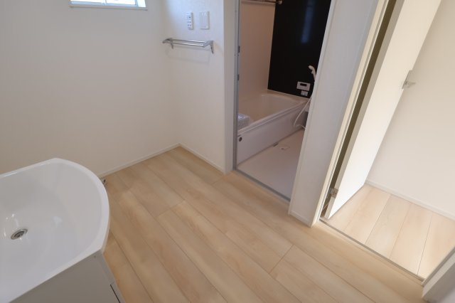 《仲介手数料無料》西区大字飯田新田614(3号棟)新築一戸建てクレイドルガーデンのランドリースペース|撮影日 2025年12月1日 14:20 晴れ