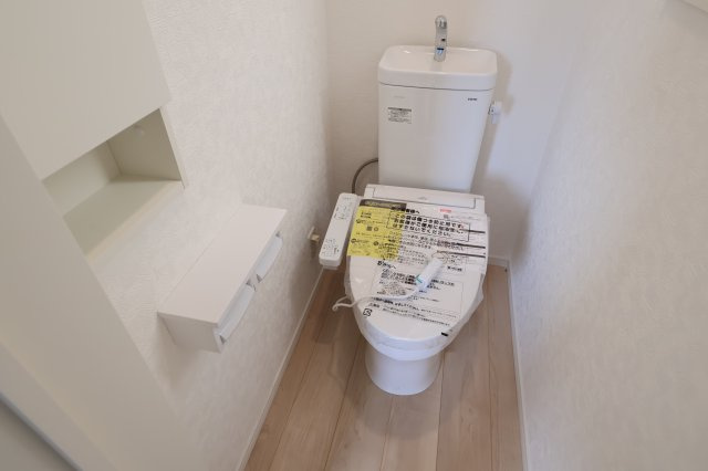《仲介手数料無料》西区大字飯田新田614新築一戸建てクレイドルガーデンのトイレ|撮影日 2025年12月1日 14:20 晴れ