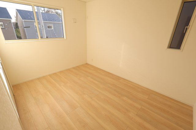 《仲介手数料無料》西区大字飯田新田614(3号棟)新築一戸建てクレイドルガーデンの洋室|撮影日 2025年12月1日 14:20 晴れ