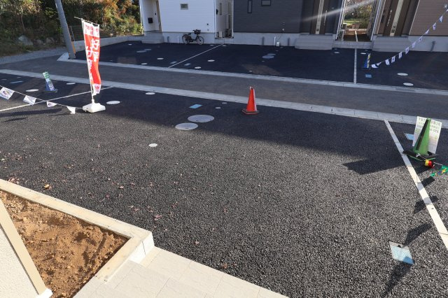 《仲介手数料無料》西区大字飯田新田614(4号棟)新築一戸建てクレイドルガーデンの駐車場|撮影日 2025年12月1日 14:30 晴れ