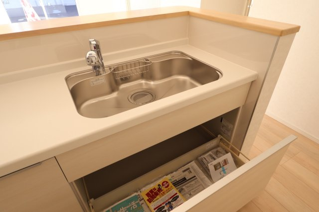 《仲介手数料無料》西区大字飯田新田614(4号棟)新築一戸建てクレイドルガーデンのキッチン|撮影日 2025年12月1日 14:30 晴れ