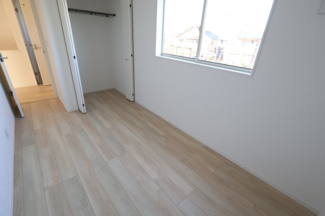 《仲介手数料無料》西区大字飯田新田614(4号棟)新築一戸建てクレイドルガーデンの洋室|撮影日 2025年12月1日 14:30 晴れ