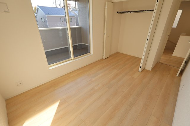 《仲介手数料無料》西区大字飯田新田614(4号棟)新築一戸建てクレイドルガーデンの洋室|撮影日 2025年12月1日 14:30 晴れ