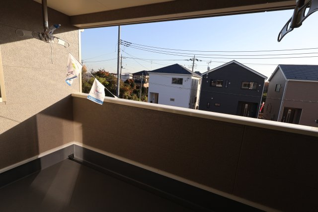 《仲介手数料無料》西区大字飯田新田614(4号棟)新築一戸建てクレイドルガーデンのバルコニー|撮影日 2025年12月1日 14:30 晴れ