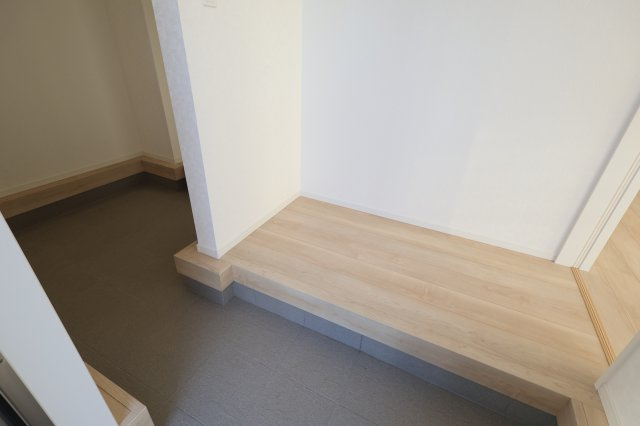 《仲介手数料無料》西区大字飯田新田614新築一戸建てクレイドルガーデンの玄関|撮影日 2025年12月1日 14:30 晴れ
