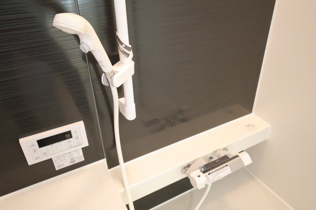 《仲介手数料無料》西区大字飯田新田614(5号棟)新築一戸建てクレイドルガーデンの浴室|撮影日 2025年12月1日 14:30 晴れ