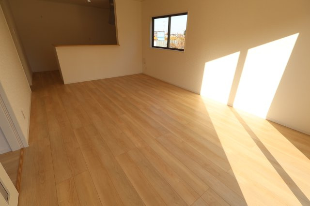 《仲介手数料無料》西区大字飯田新田614新築一戸建てクレイドルガーデンの居間・リビング|撮影日 2025年12月1日 14:30 晴れ