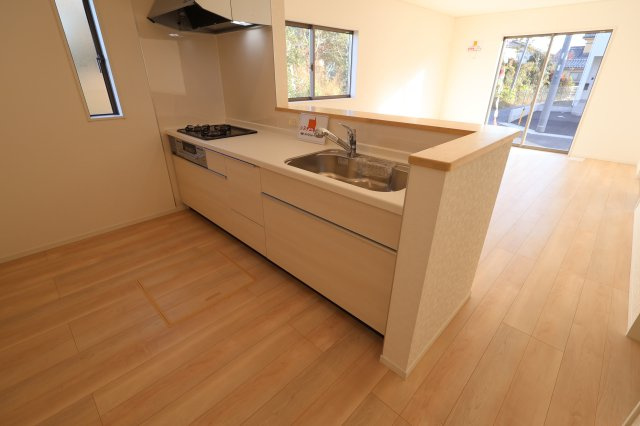 《仲介手数料無料》西区大字飯田新田614(5号棟)新築一戸建てクレイドルガーデンのキッチン|撮影日 2025年12月1日 14:30 晴れ