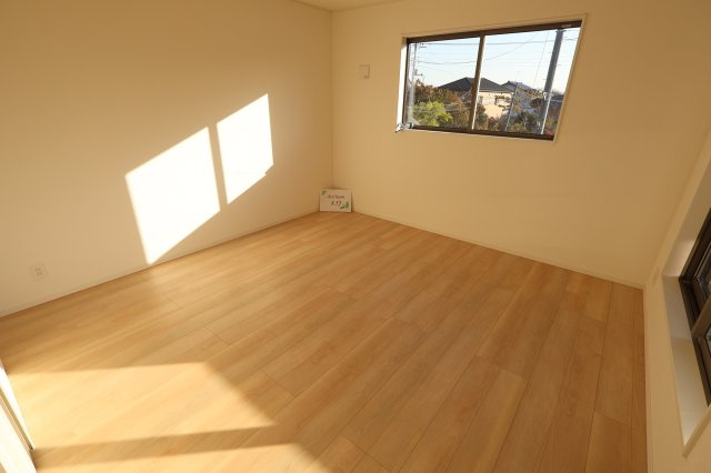 《仲介手数料無料》西区大字飯田新田614(5号棟)新築一戸建てクレイドルガーデンの洋室|撮影日 2025年12月1日 14:30 晴れ