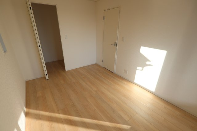 《仲介手数料無料》西区大字飯田新田614(5号棟)新築一戸建てクレイドルガーデンの洋室|撮影日 2025年12月1日 14:30 晴れ