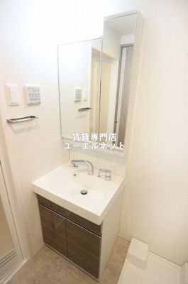 【独立洗面台】 | エスリードレジデンス江坂垂水町 | 清潔感ある独立洗面台で毎日気持ちよく♪