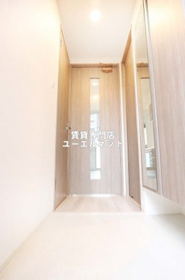 【玄関】 | エスリードレジデンス江坂垂水町 | 住まいの顔ともなる玄関