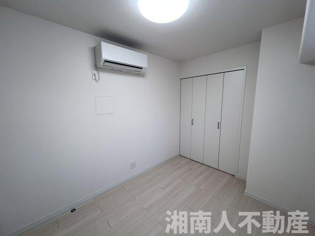 サーパス藤沢湘南台第2の洋室|個人の部屋や寝室として使える洋室です