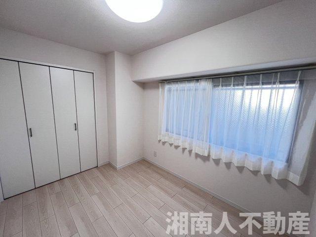 サーパス藤沢湘南台第2の洋室|個人の部屋や寝室として使える洋室です