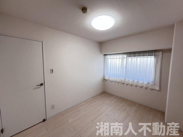 サーパス藤沢湘南台第2の洋室|ゆったりした洋室です