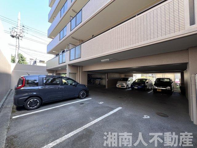 サーパス藤沢湘南台第2の駐車場|駐車場があります
