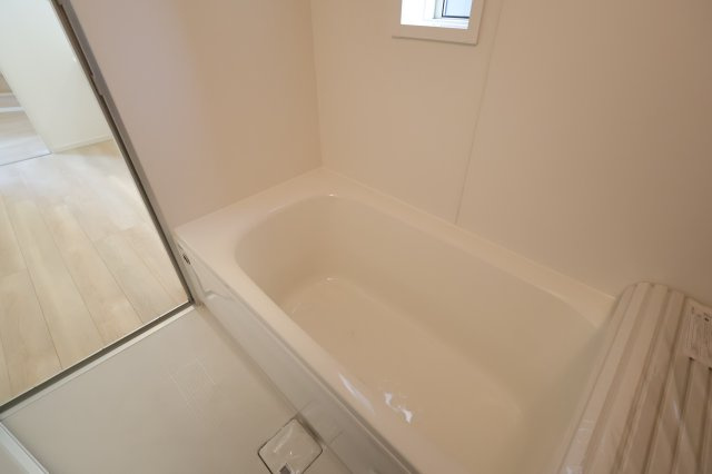 《仲介手数料無料》西区大字飯田新田614新築一戸建てクレイドルガーデンの浴室|撮影日 2025年12月1日 15:00 晴れ