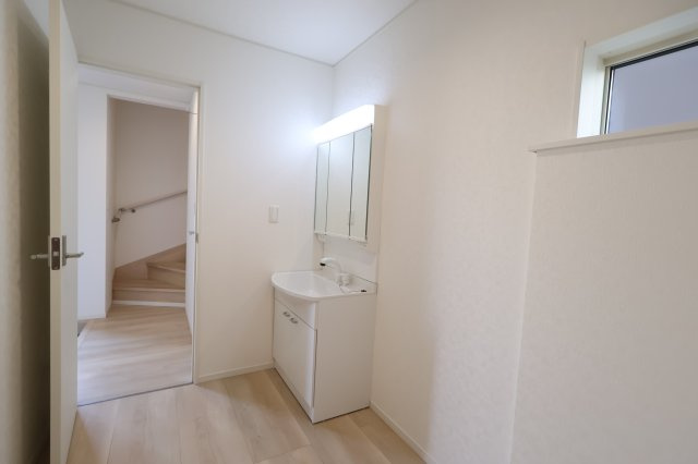 《仲介手数料無料》西区大字飯田新田614新築一戸建てクレイドルガーデンのランドリースペース|撮影日 2025年12月1日 15:00 晴れ