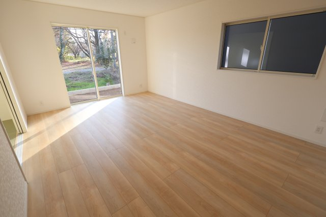 《仲介手数料無料》西区大字飯田新田614新築一戸建てクレイドルガーデンの居間・リビング|撮影日 2025年12月1日 15:00 晴れ