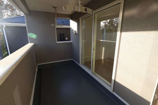 《仲介手数料無料》西区大字飯田新田614新築一戸建てクレイドルガーデンのバルコニー|撮影日 2025年12月1日 15:00 晴れ