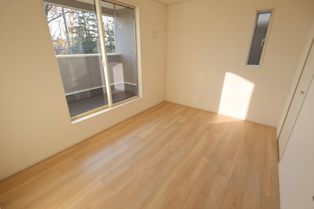 《仲介手数料無料》西区大字飯田新田614新築一戸建てクレイドルガーデンの洋室|撮影日 2025年12月1日 15:00 晴れ