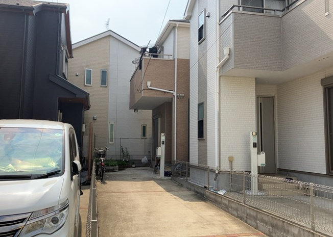 【外観】 | 物件の詳細については、現地を見てわかること以外に、役所や法務局などで調べないとわからないことがあります。そのため、現地に行く場合は、もしこの物件を買ったらどのような生活ができるかをイメージしましょう。