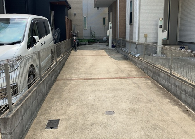 【駐車場】 | 駐車場と明記されていても、最小スペースでつくられた駐車場だと大型車は駐車できなかったり、出入りしにくくなったりする可能性があります。お車のサイズと購入したい物件の駐車場のサイズを現地で確認しましょう。