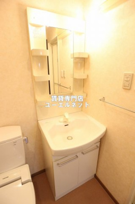 【独立洗面台】 | S-FORT江坂LIBERTS | 清潔感ある独立洗面台で毎日気持ちよく♪