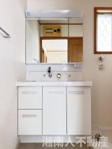 藤沢市円行１丁目戸建ての独立洗面台|独立洗面化粧台が付いています