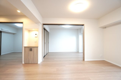 【居間・リビング】 | 【上質リノベ】ポレスター舟入 | 室内（2025年11月1日13：00頃）撮影