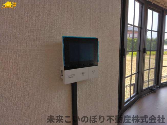 【防犯設備】 | 加須市大越中古戸建て | TVインターフォンは来訪者の確認にとても便利で安心です。
録画システム付きなので、留守時の確認も可能です。