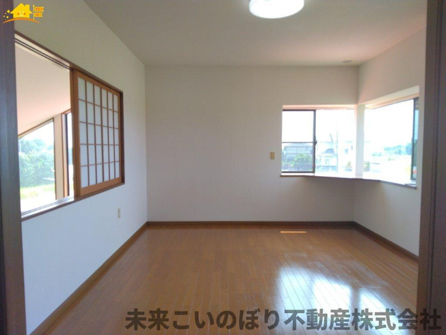 【寝室】 | 加須市大越中古戸建て | 主寝室は大型ベッドもラクラク設置できます♪ゆとりある動線も確保でき、ゆったりとお寛ぎいただけます♪