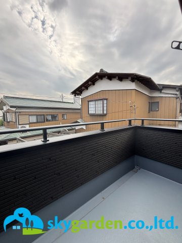 伊勢原市沼目4丁目　新築戸建　全5棟3号棟のバルコニー
