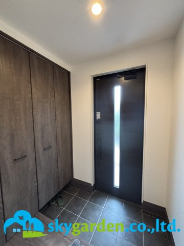 伊勢原市沼目4丁目　新築戸建　全5棟3号棟の玄関