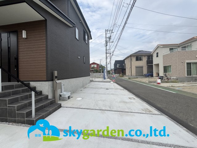 伊勢原市沼目4丁目　新築戸建　全5棟3号棟の駐車場