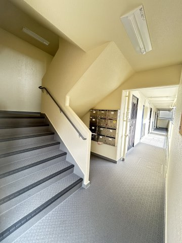 ハイツ高井のロビー