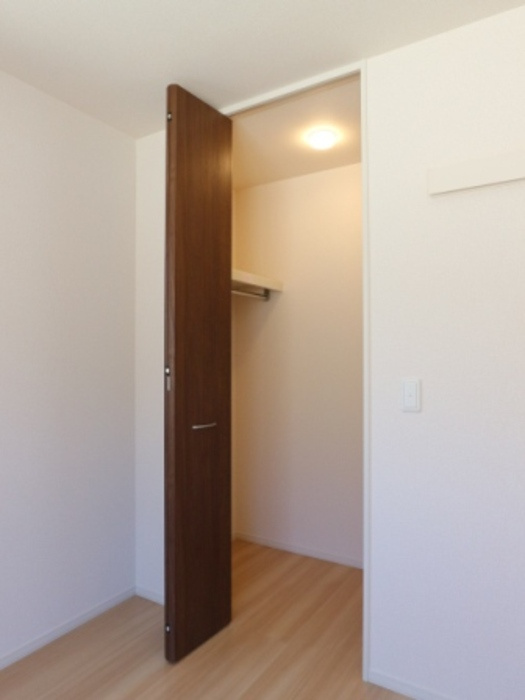 クレストフォーチュン Cの洋室|北側洋室 クローゼット