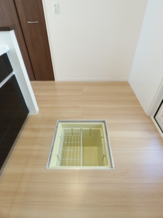 クレストフォーチュン Cの収納|床下収納