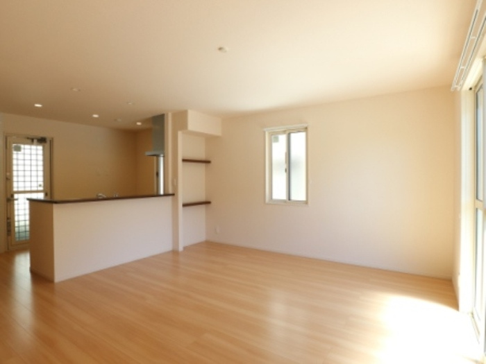 クレストフォーチュン Cの居間・リビング|リビング1