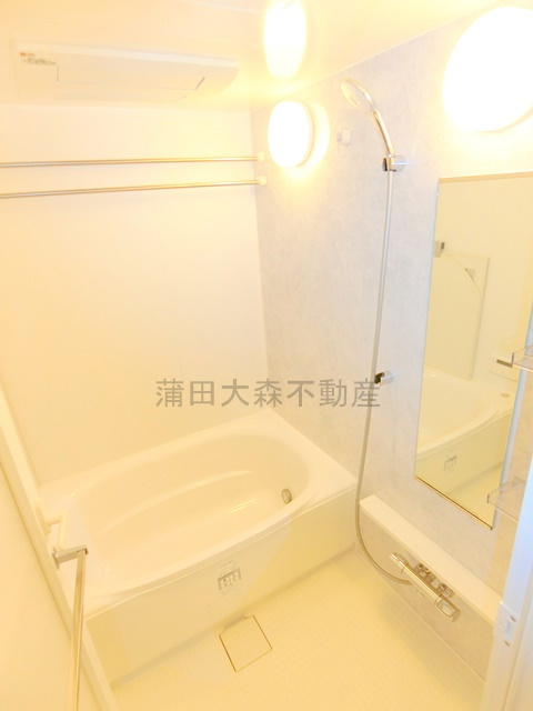 コンフォリア・リヴ大森西の浴室|追焚と浴室乾燥機付きのお風呂　バスルーム